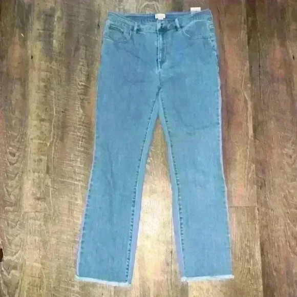 LOGO by Lori Goldstein Denim - LOGO straight leg woman’s jeans